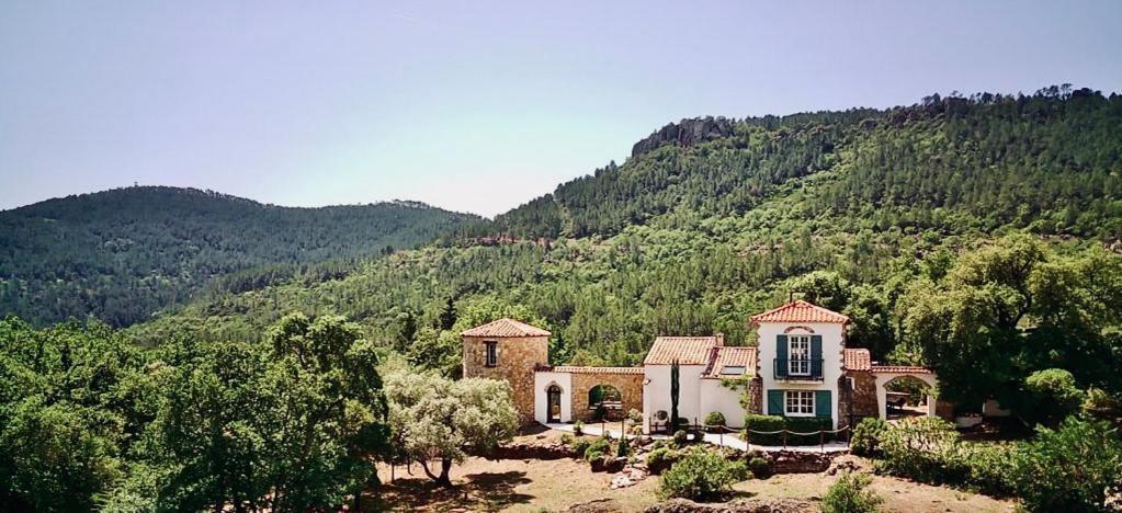 L'Hacienda Maison D'Hotes Bagnols-en-Forêt Exterior foto